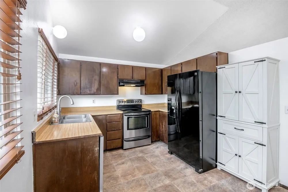 30031 45th Place S Auburn, WA 98001