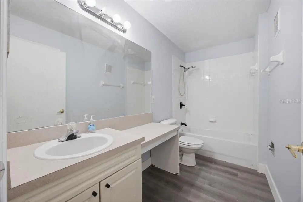 713 WASHINGTON PALM LOOP #Front Unit Davenport, FL 33897