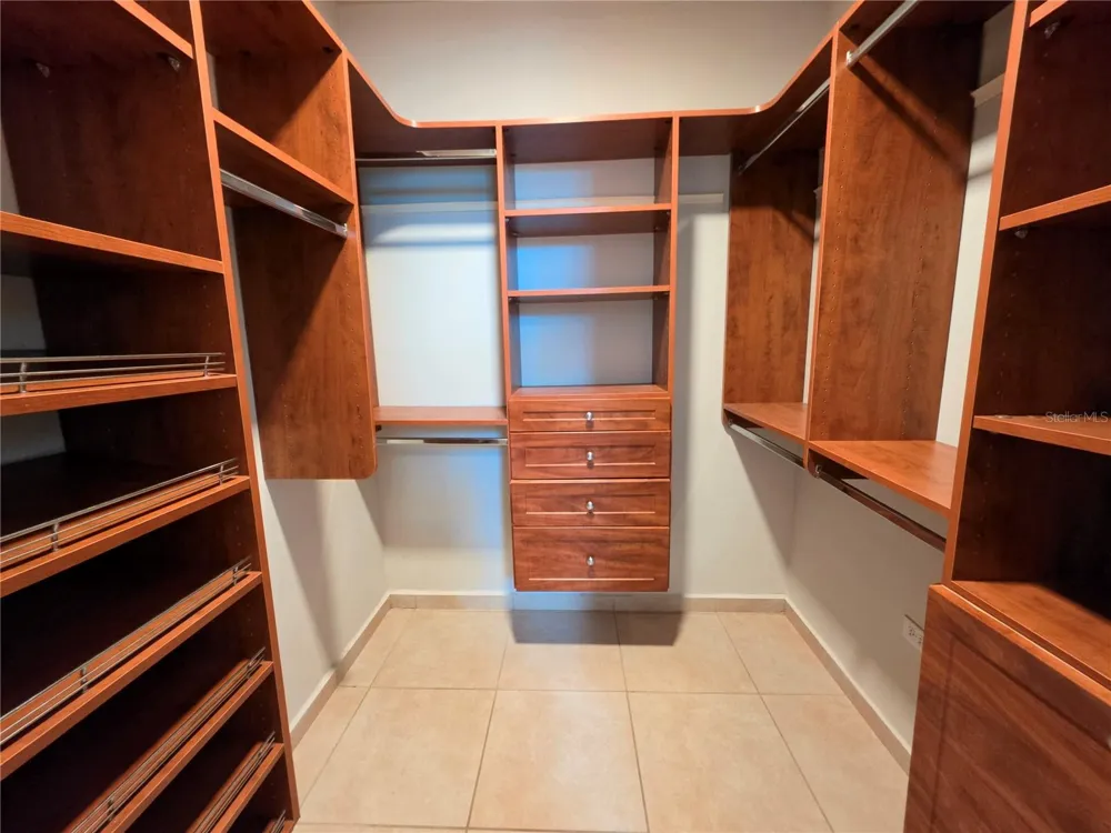 1 CALLE JARDIN Gurabo, PR 00778