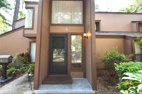 6 BROADMORE CIRCLE #6