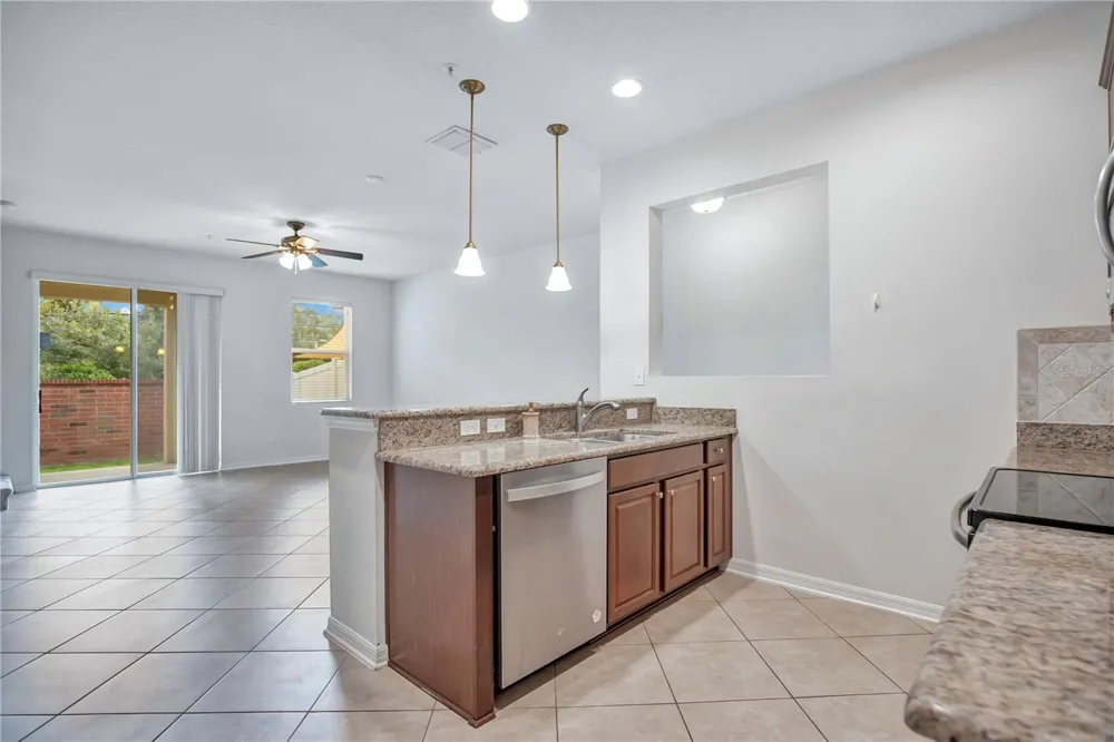 196 WINDFLOWER WAY Oviedo, FL 32765