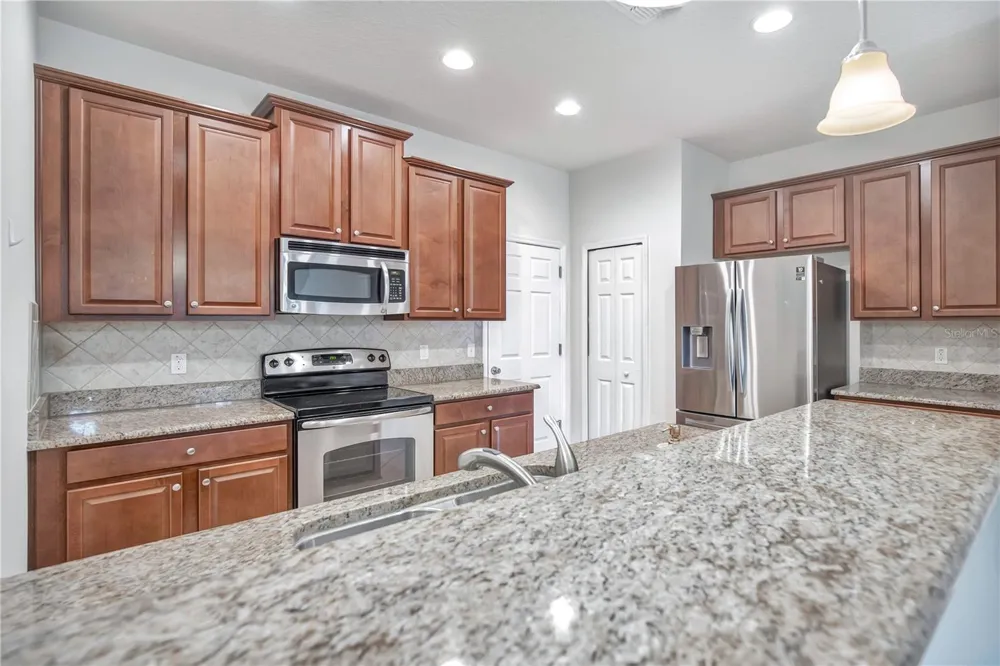 196 WINDFLOWER WAY Oviedo, FL 32765