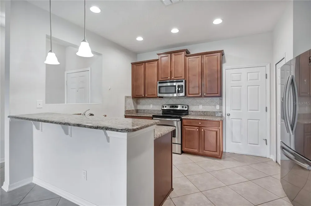 196 WINDFLOWER WAY Oviedo, FL 32765