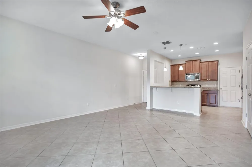 196 WINDFLOWER WAY Oviedo, FL 32765