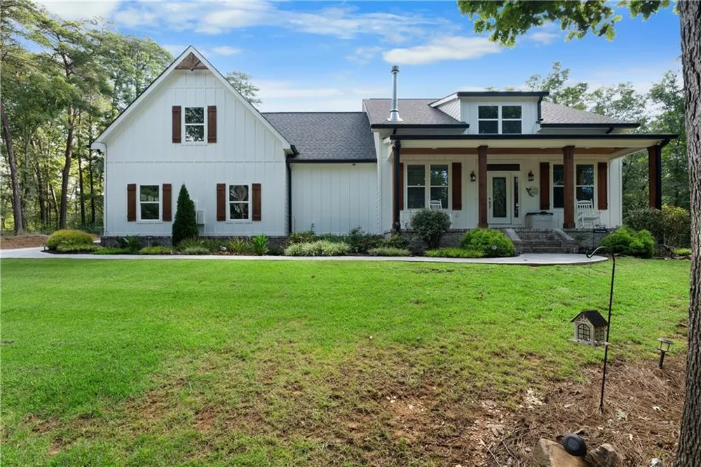 220 Long Road Rydal, GA 30171