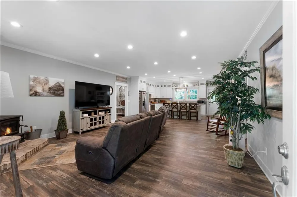 220 Long Road Rydal, GA 30171