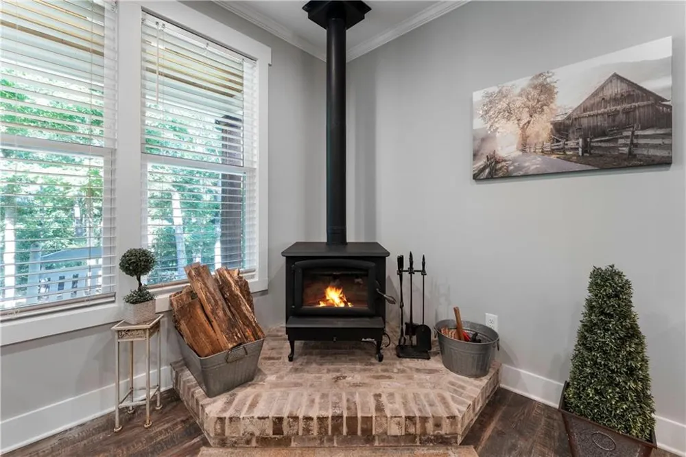 220 Long Road Rydal, GA 30171
