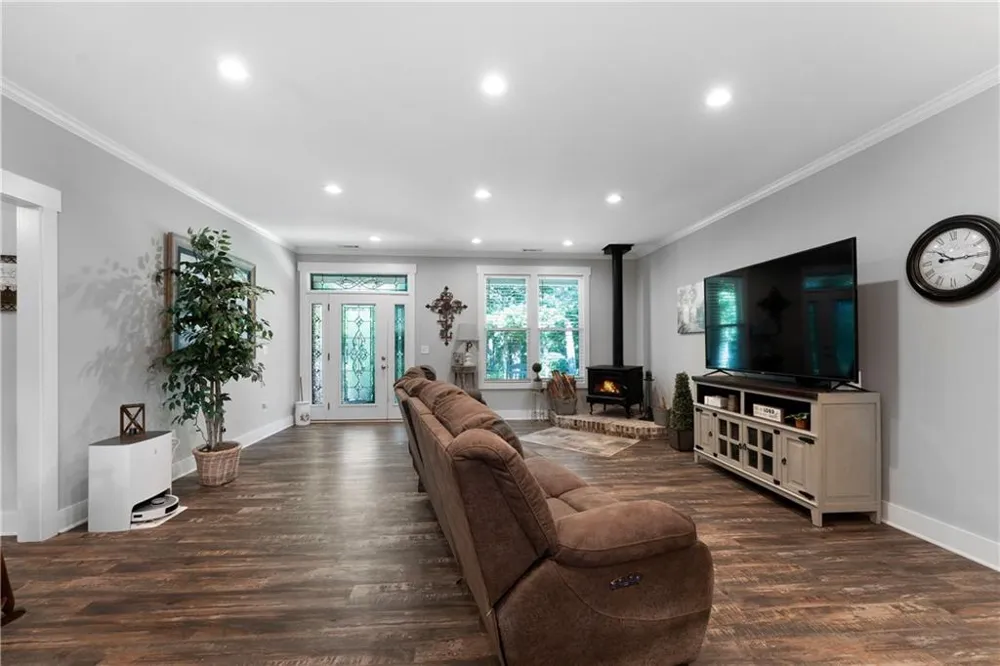 220 Long Road Rydal, GA 30171