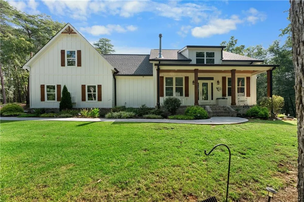 220 Long Road Rydal, GA 30171