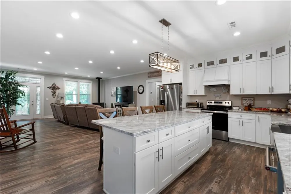 220 Long Road Rydal, GA 30171