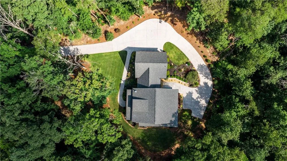 220 Long Road Rydal, GA 30171