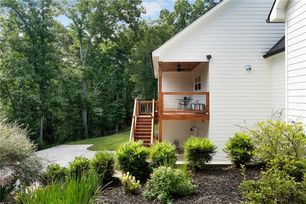 220 Long Road Rydal, GA 30171