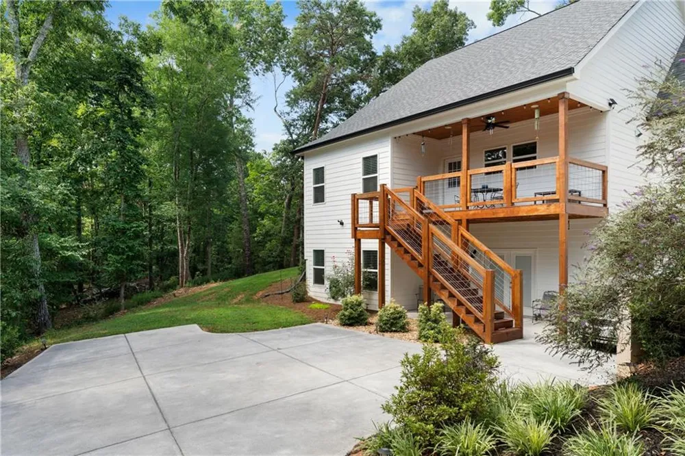220 Long Road Rydal, GA 30171