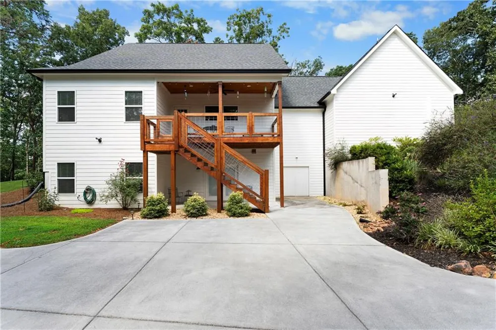 220 Long Road Rydal, GA 30171