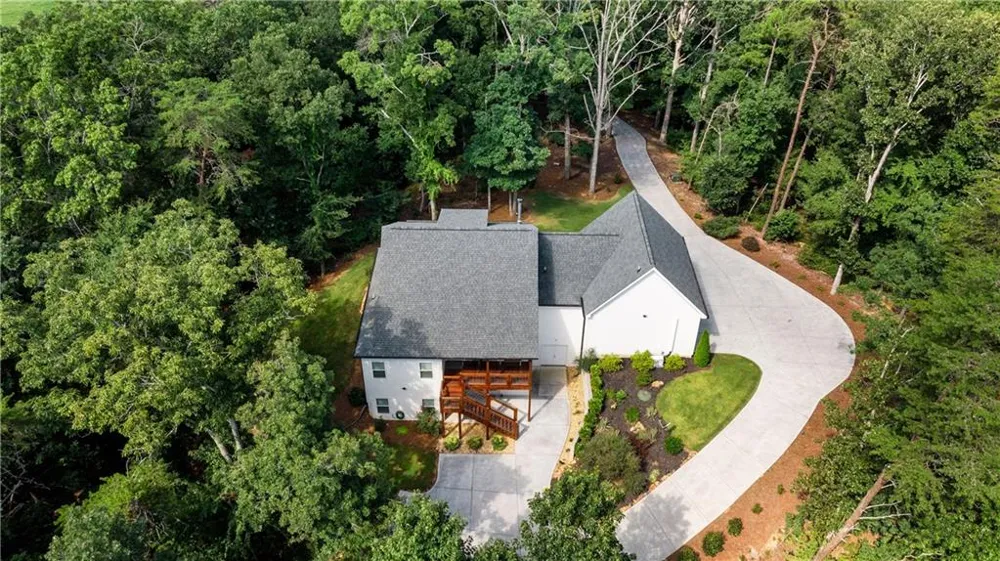 220 Long Road Rydal, GA 30171