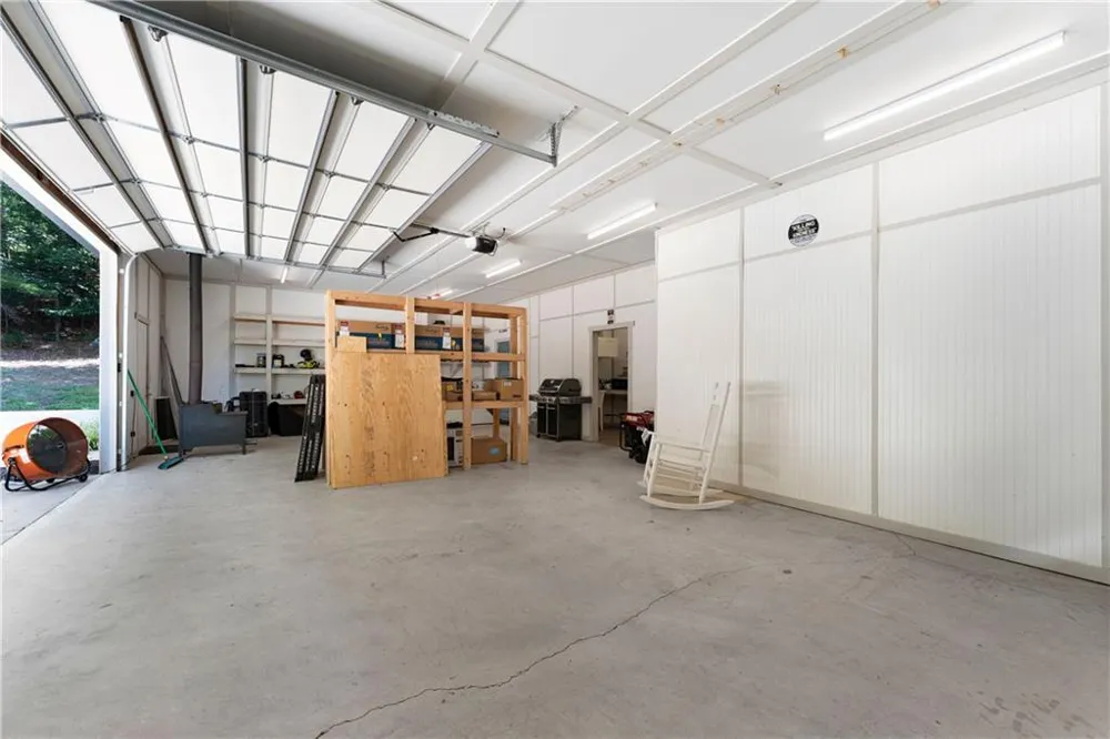 220 Long Road Rydal, GA 30171