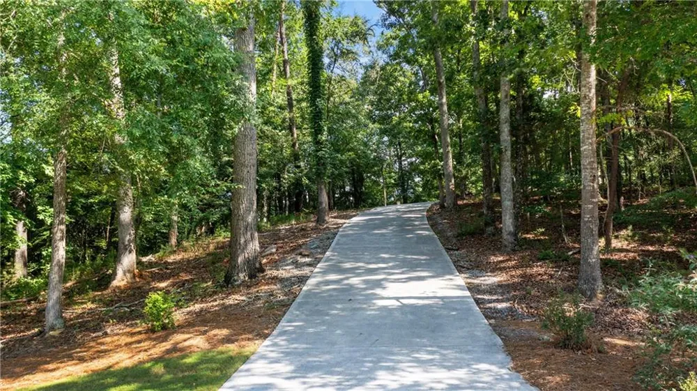 220 Long Road Rydal, GA 30171