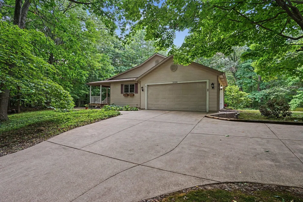 3334 Clearview Lane Saugatuck, MI 49453