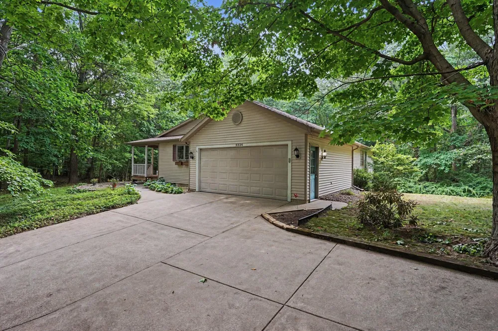 3334 Clearview Lane Saugatuck, MI 49453