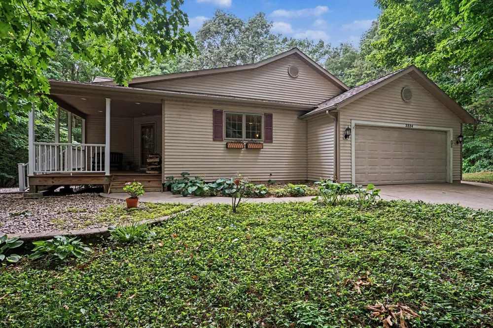 3334 Clearview Lane Saugatuck, MI 49453