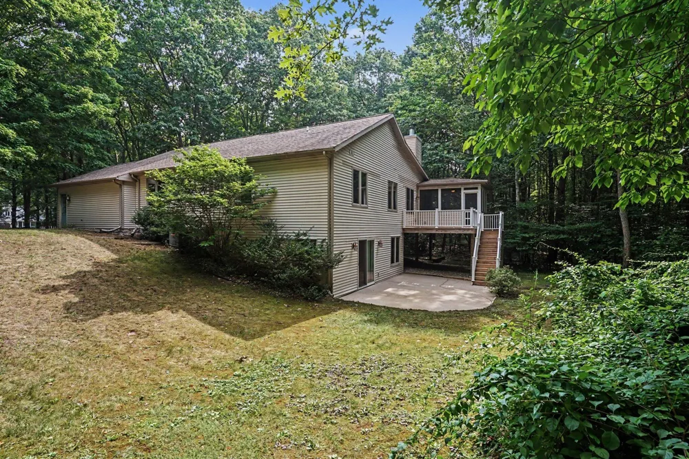 3334 Clearview Lane Saugatuck, MI 49453