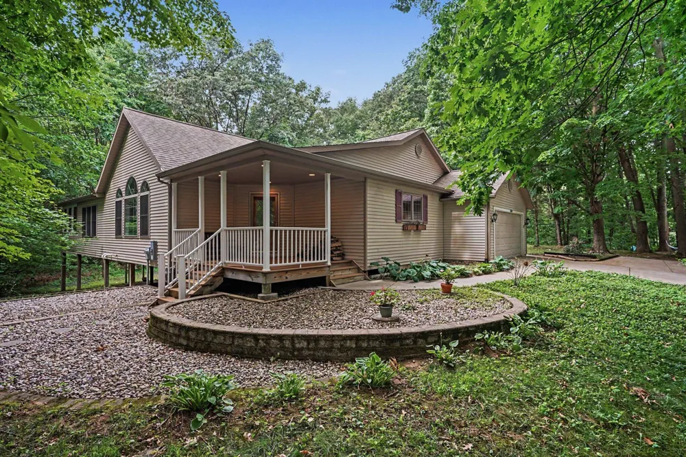 3334 Clearview Lane Saugatuck, MI 49453