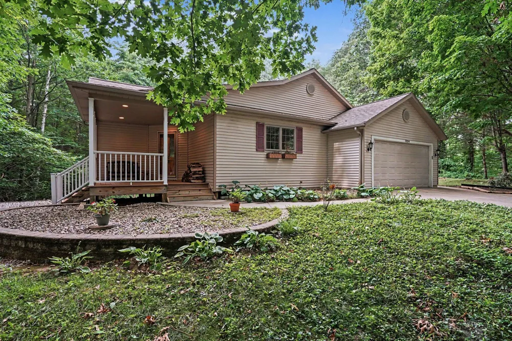 3334 Clearview Lane Saugatuck, MI 49453