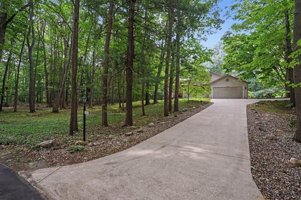 3334 Clearview Lane Saugatuck, MI 49453