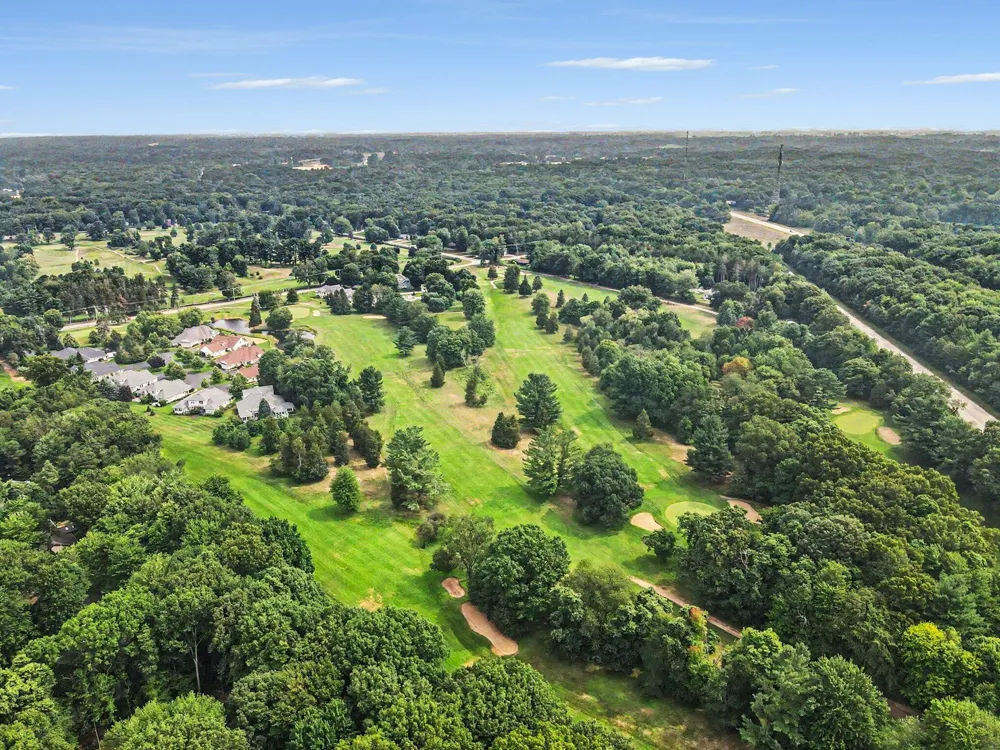 3334 Clearview Lane Saugatuck, MI 49453