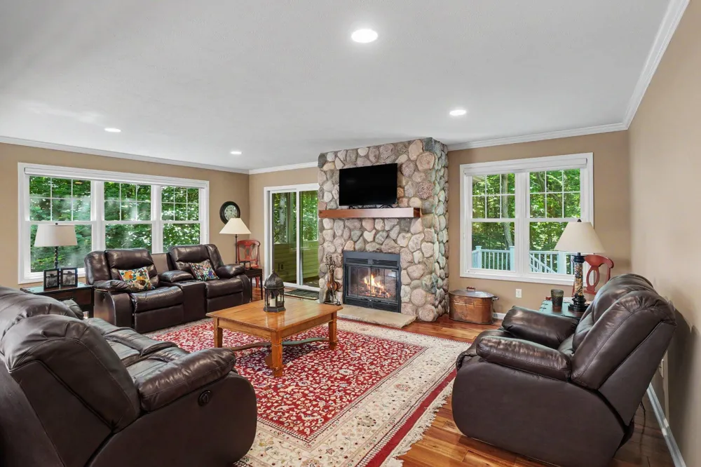 3334 Clearview Lane Saugatuck, MI 49453