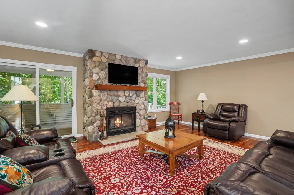 3334 Clearview Lane Saugatuck, MI 49453