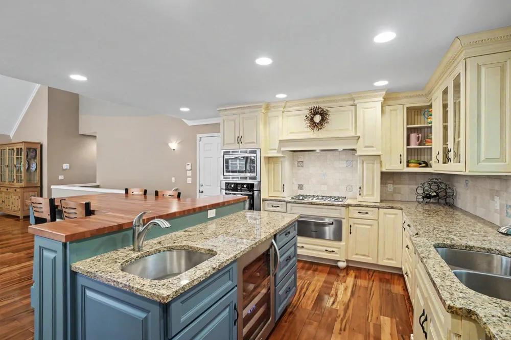 3334 Clearview Lane Saugatuck, MI 49453