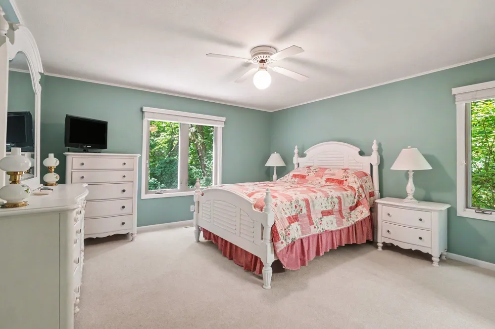 3334 Clearview Lane Saugatuck, MI 49453