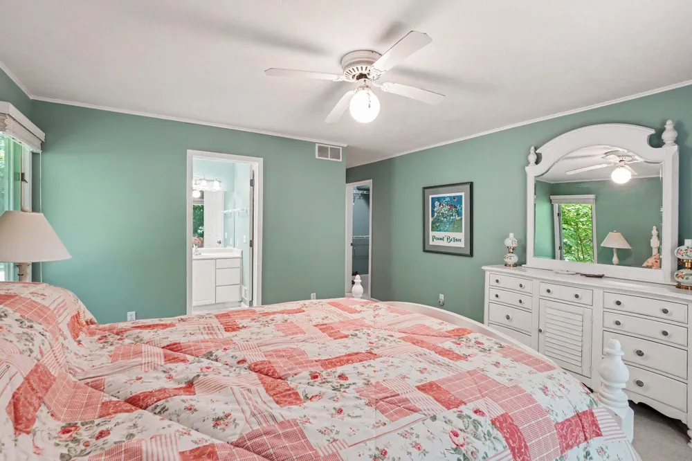 3334 Clearview Lane Saugatuck, MI 49453