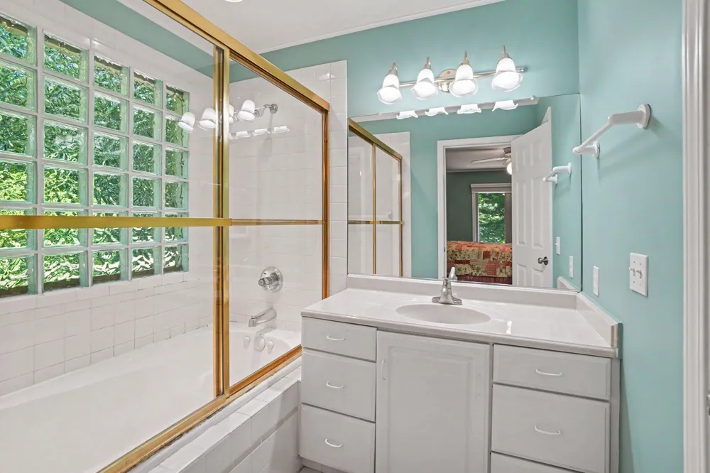 3334 Clearview Lane Saugatuck, MI 49453