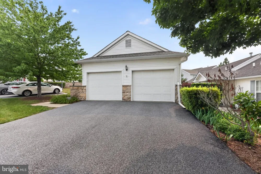 2105 WHITE FOX WAY Glen Mills, PA 19342