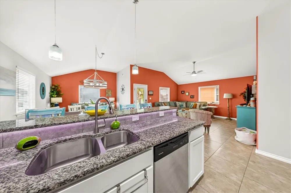 1698 Fishermans Cove Port Aransas, TX 78373