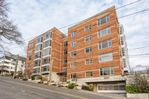 720 Queen Anne Avenue #401
