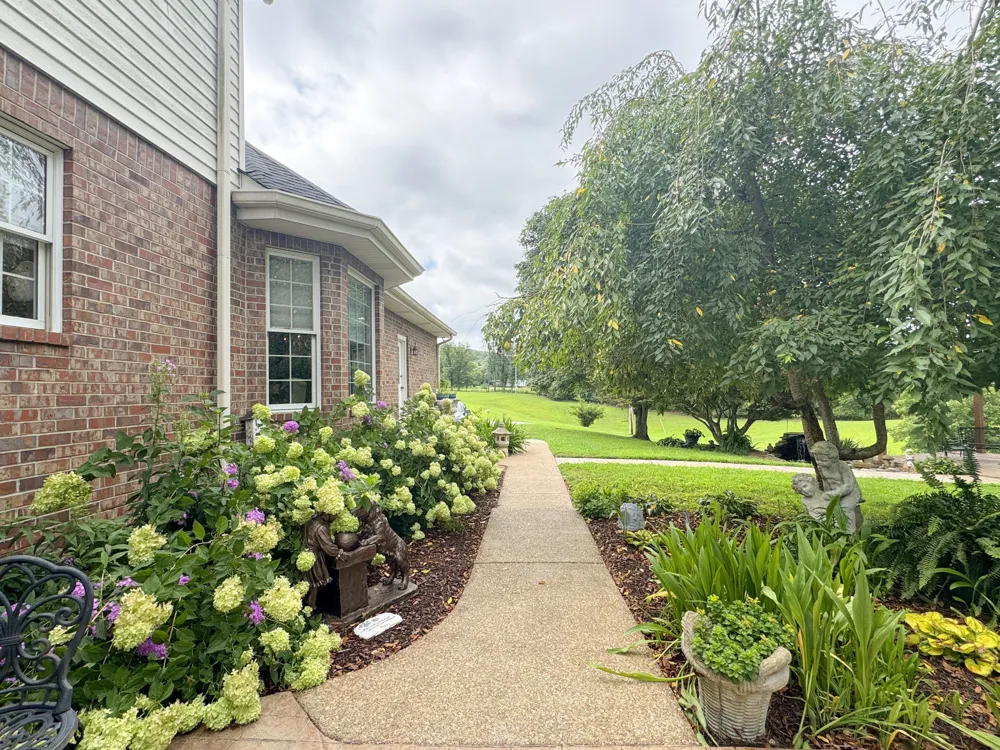 1015 Latti Reese Rd Hartsville, TN 37074