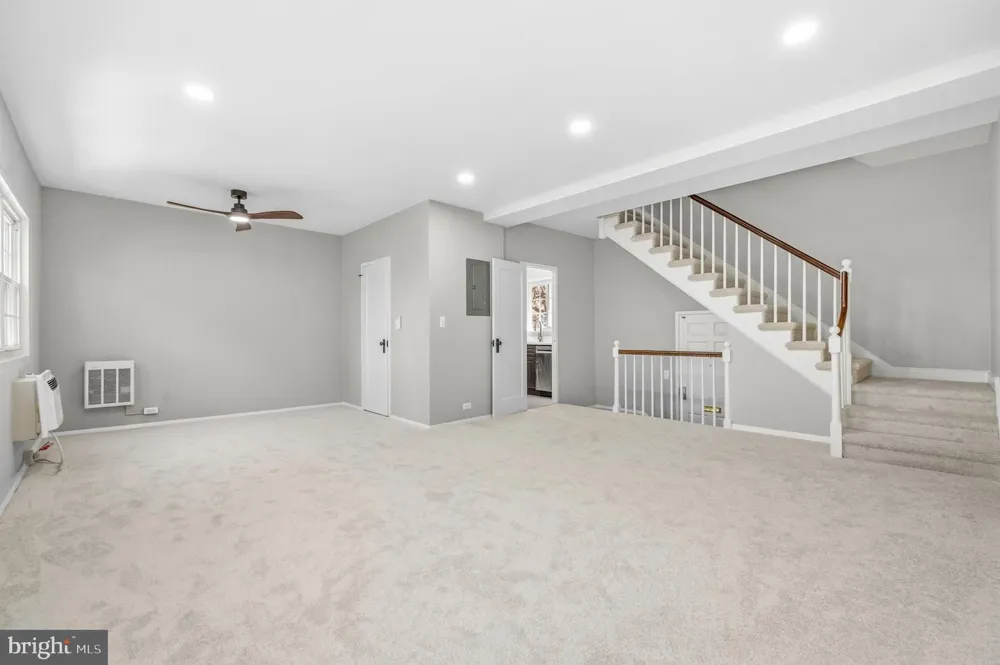 3721 LYONS LANE Alexandria, VA 22302