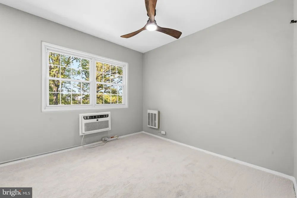 3721 LYONS LANE Alexandria, VA 22302