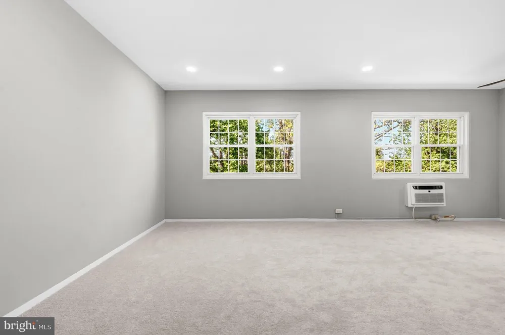 3721 LYONS LANE Alexandria, VA 22302