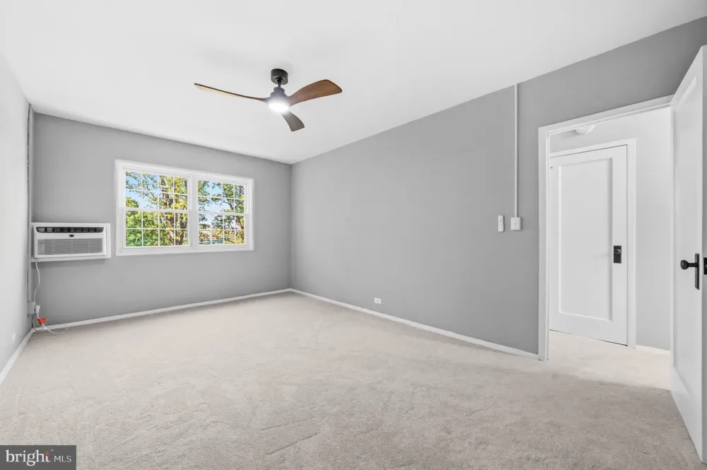 3721 LYONS LANE Alexandria, VA 22302
