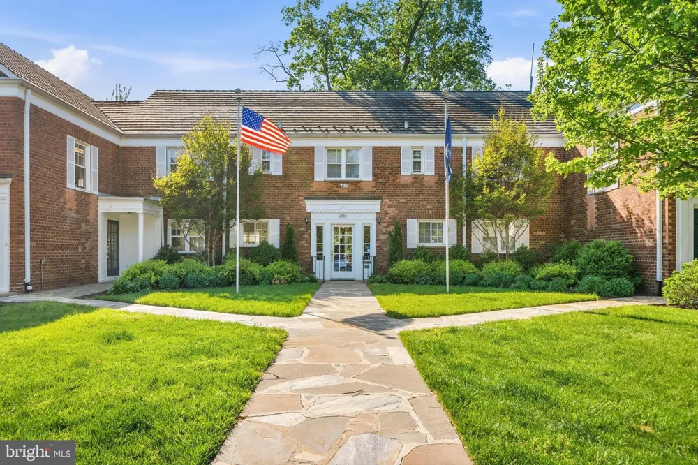 3721 LYONS LANE Alexandria, VA 22302