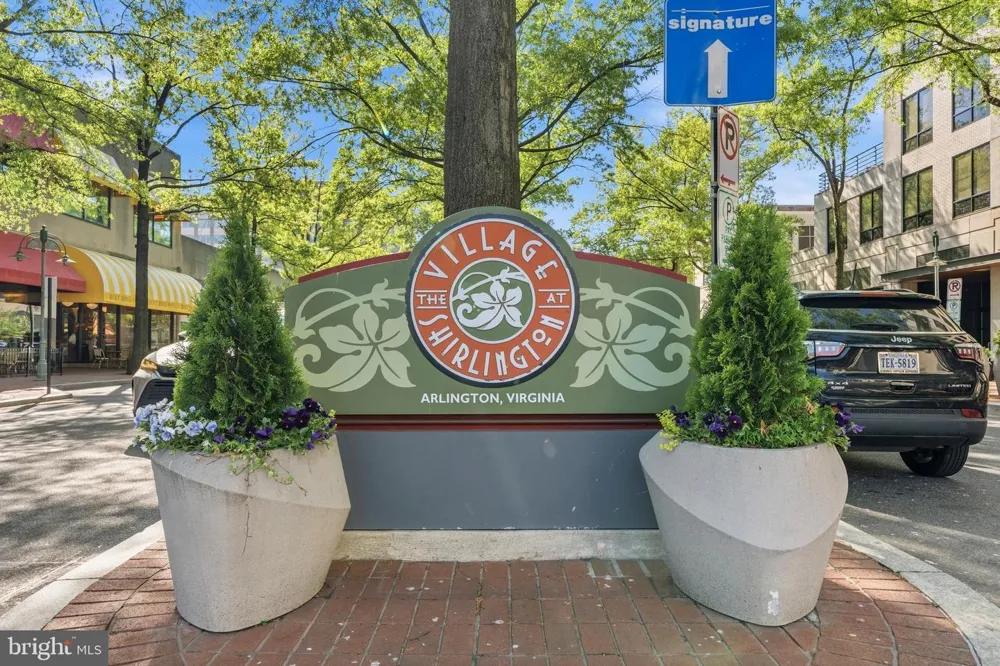 3721 LYONS LANE Alexandria, VA 22302