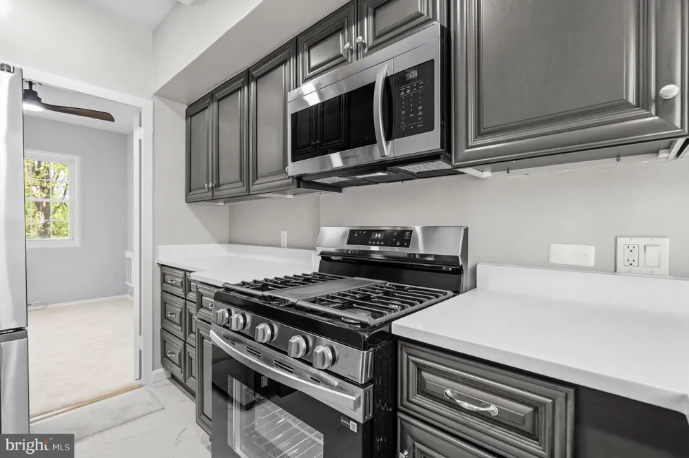 3721 LYONS LANE Alexandria, VA 22302