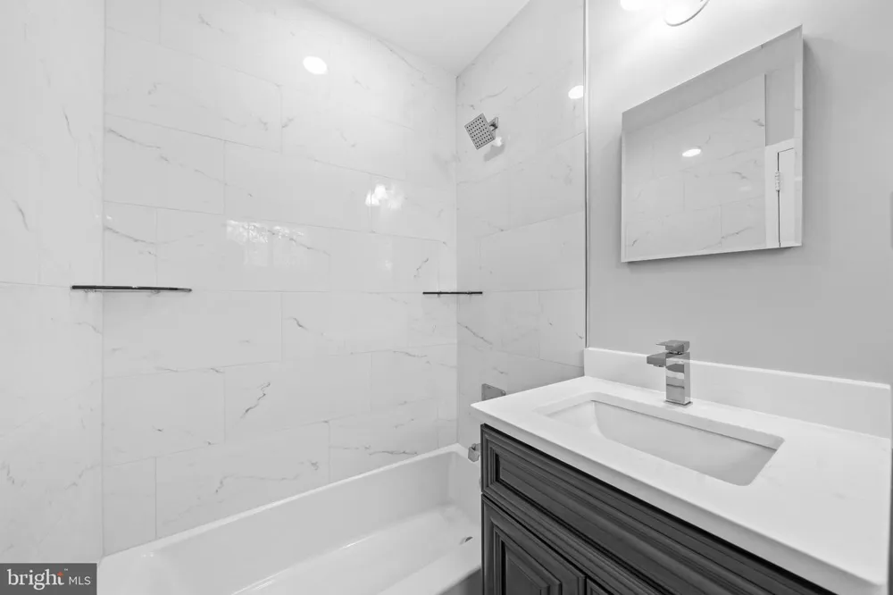 3721 LYONS LANE Alexandria, VA 22302