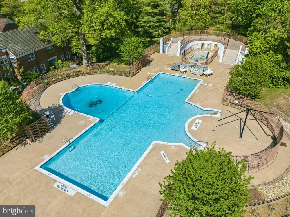 3721 LYONS LANE Alexandria, VA 22302