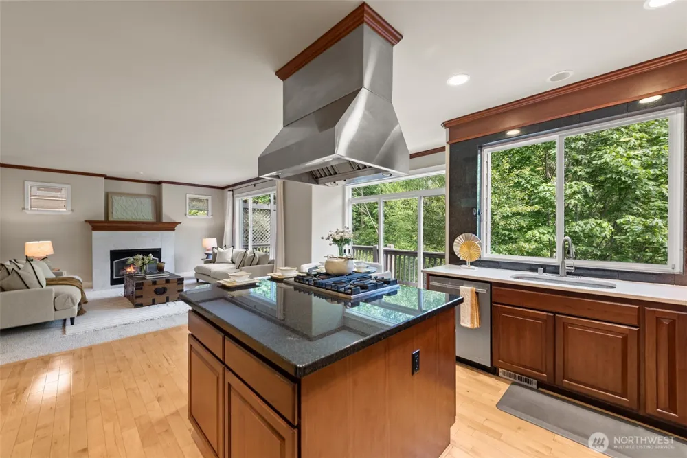 8816 140th Avenue SE Newcastle, WA 98059