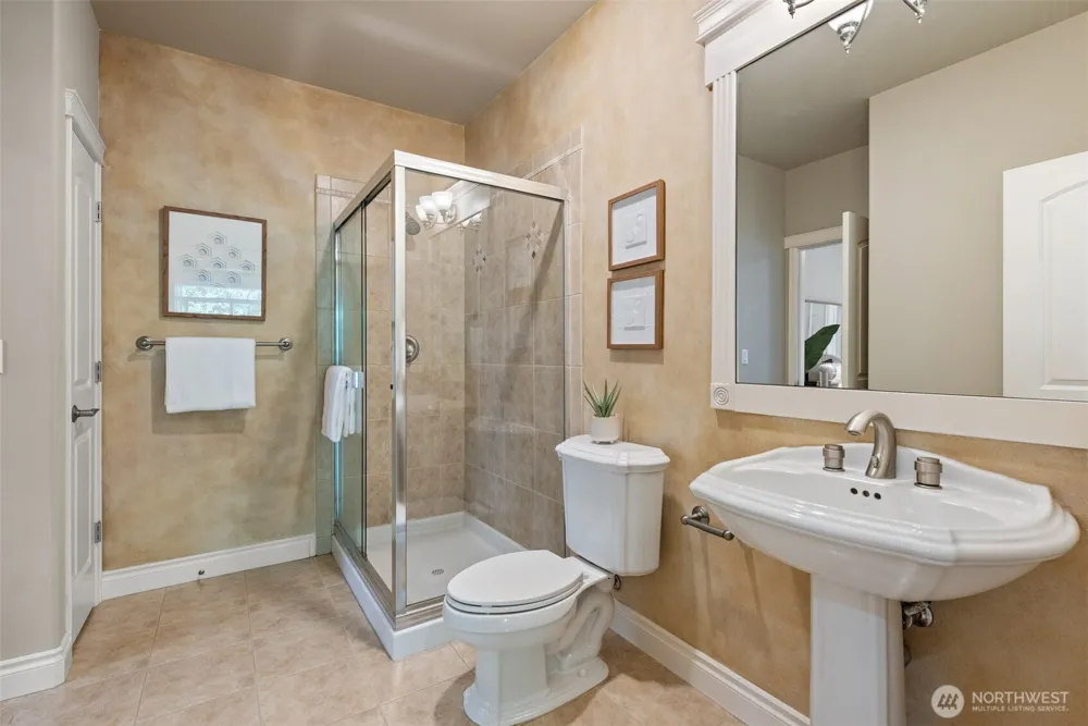 8816 140th Avenue SE Newcastle, WA 98059